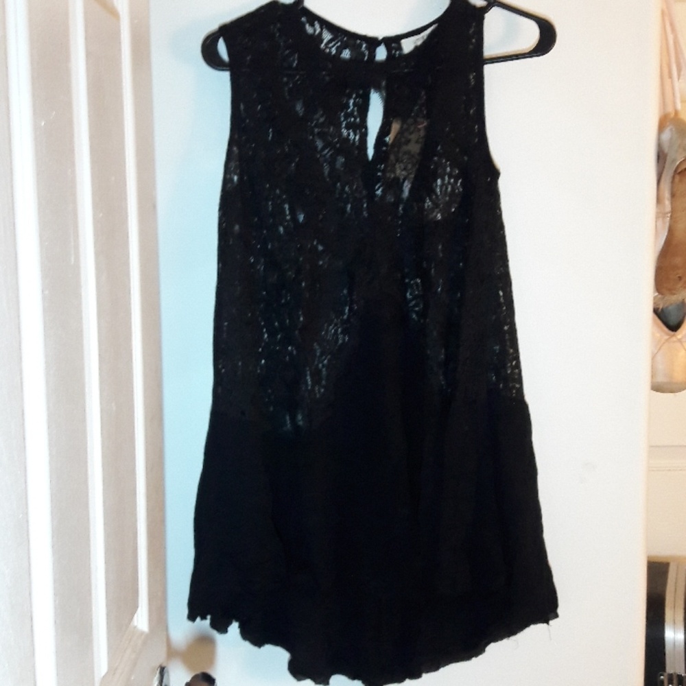 ❗SALE❗Umgee lace top NWT SMALL!!